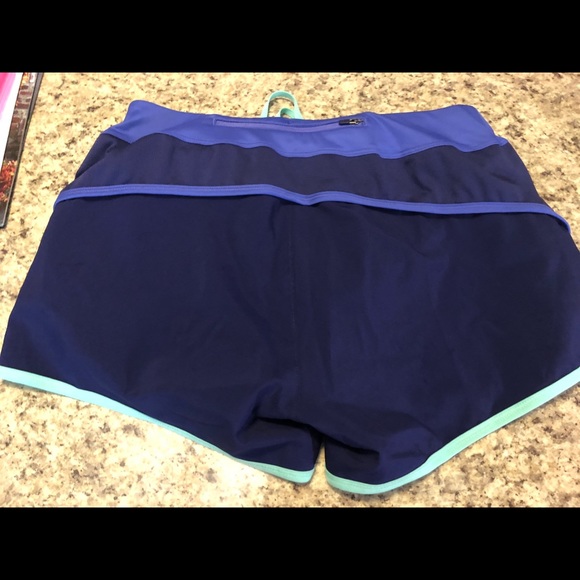North Face running shorts- medium - Picture 2 of 5